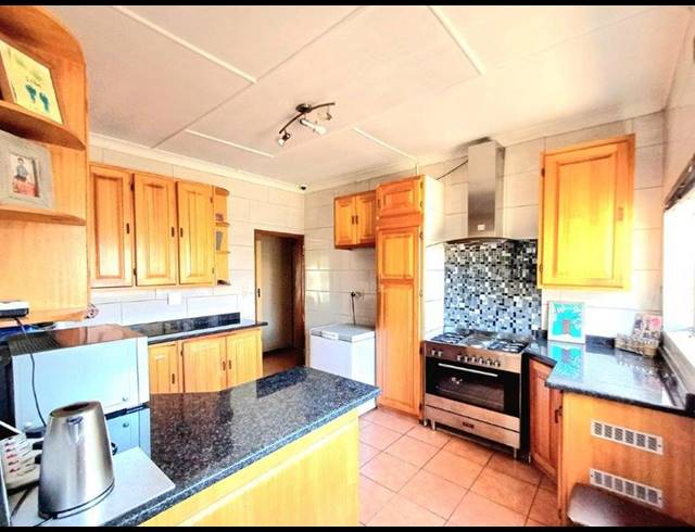 4 BEDROOM HOUSE FOR SALE IN NEW REDRUTH
